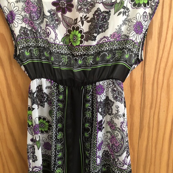 Beautiful top 💜 - Picture 2 of 3